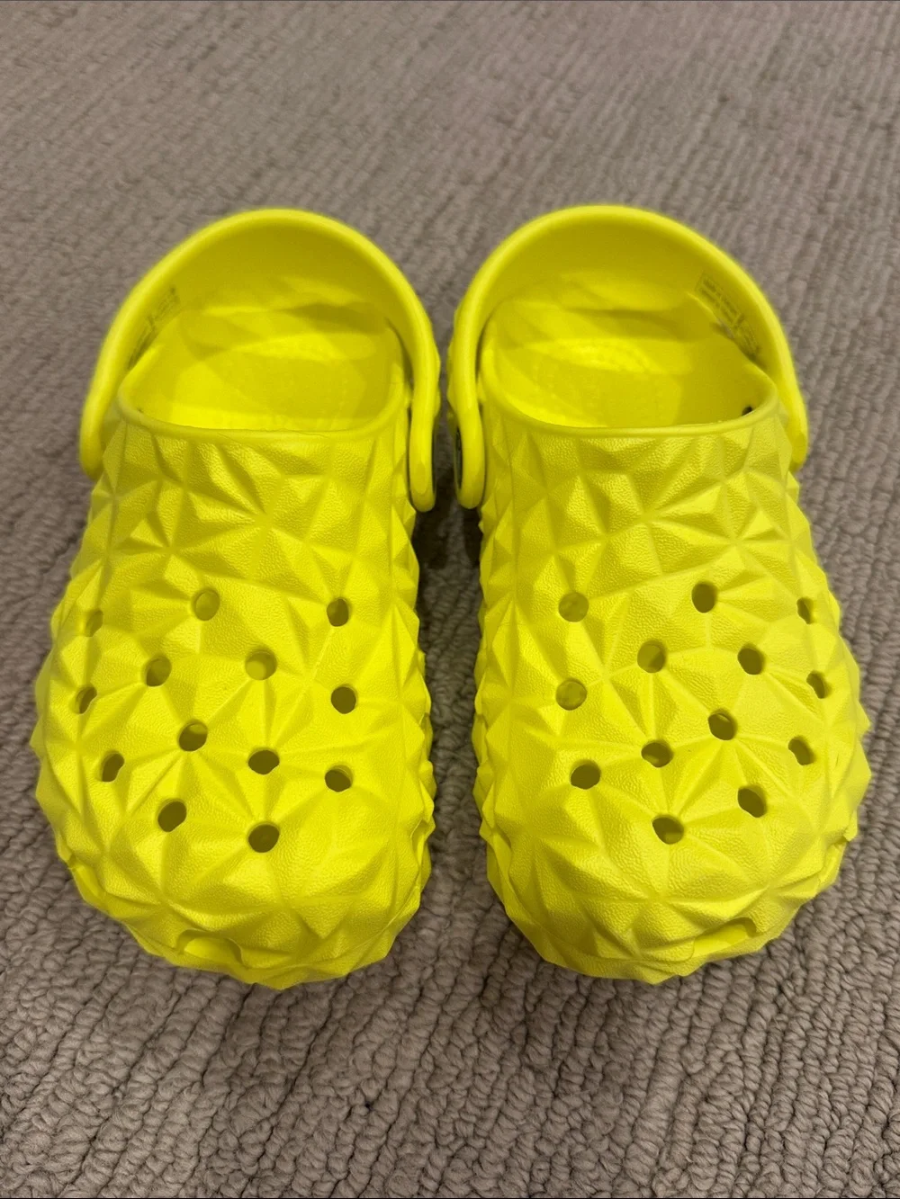 CROCS Kids' Textured Geometric Clog - Bright Yellow